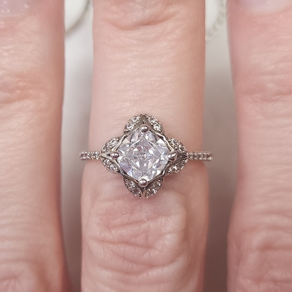 Charmed Aroma set of 8 silver rings, size 5-7 - Picture 4 of 9